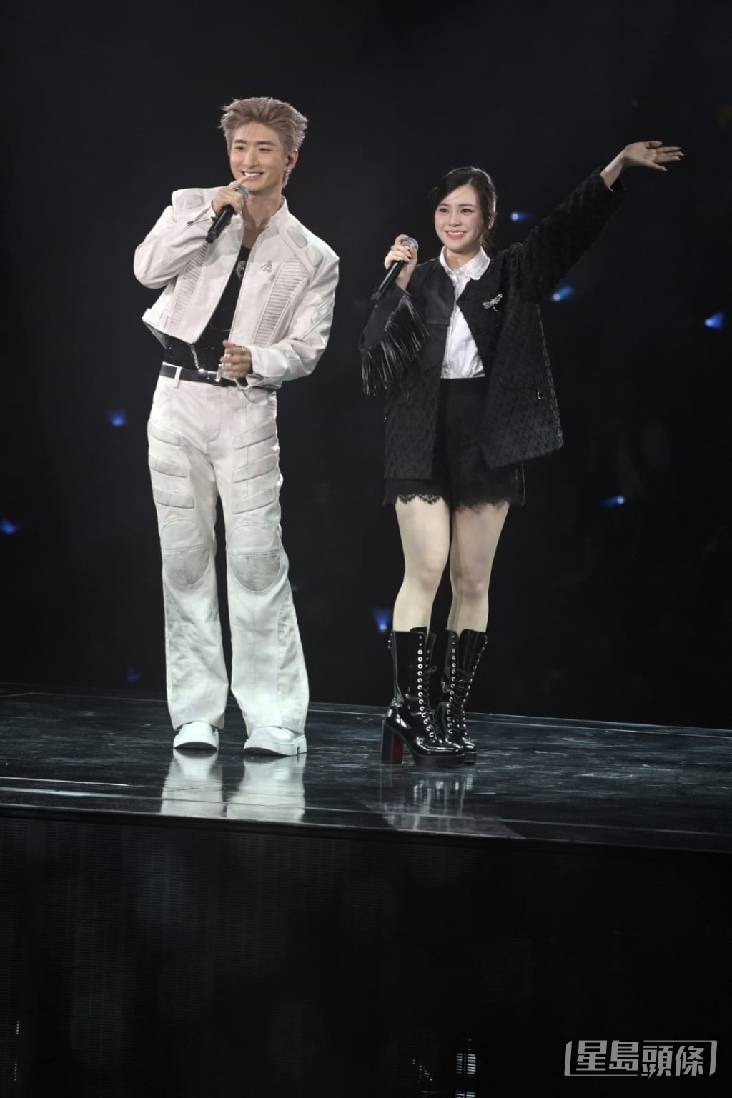 和張馳豪同台演出。 和張馳豪同台演出。