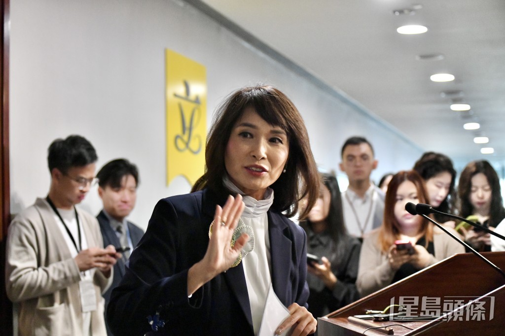 江玉歡表示，現時最重要的不是個人去留，而是立法會的形象反思。