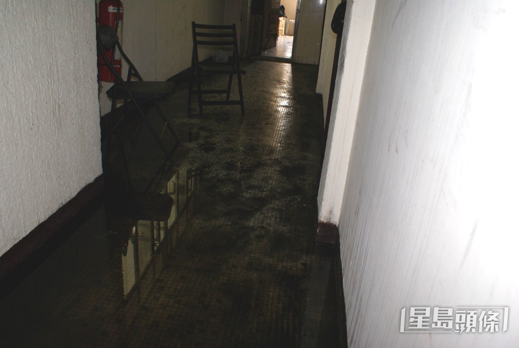 5級大火後，旺角彌敦道嘉禾大廈內情況。