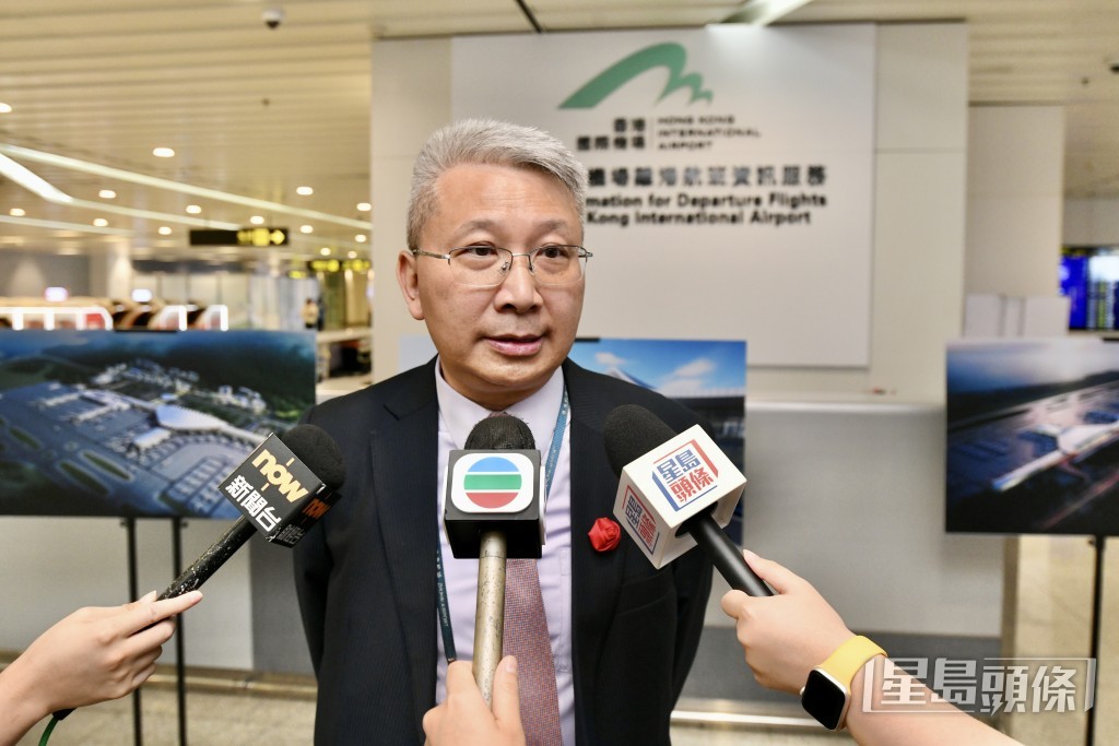 珠港機場管理有限公司總經理丘昌賢表示,現時使用 「 經珠港飛 」 服務已有超過6.4萬人次。盧江球攝 珠港機場管理有限公司總經理丘昌賢表示,現時使用 「 經珠港飛 」 服務已有超過6.4萬人次。盧江球攝