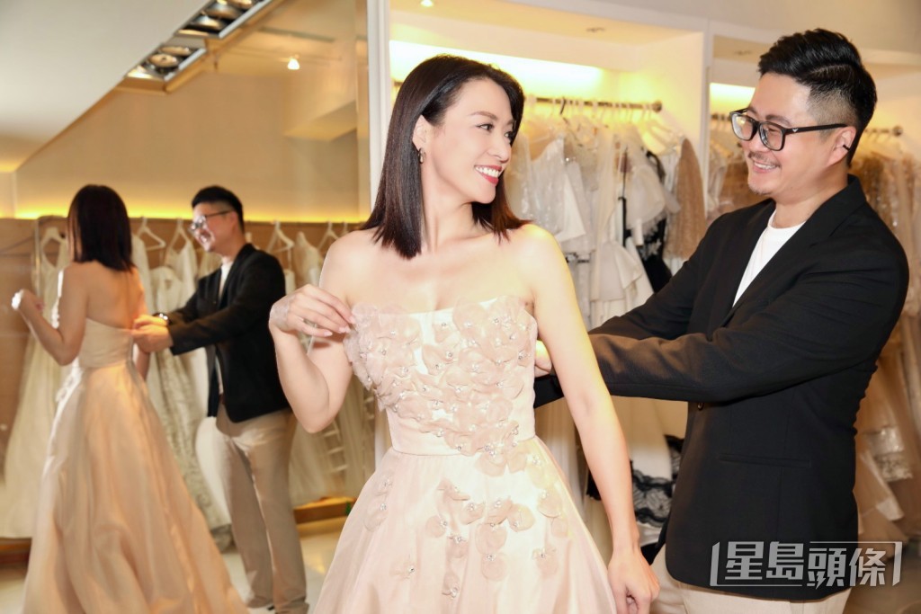 陳煒嫁醫生陳國強時穿的婚紗，由好友何國鉦設計。​
