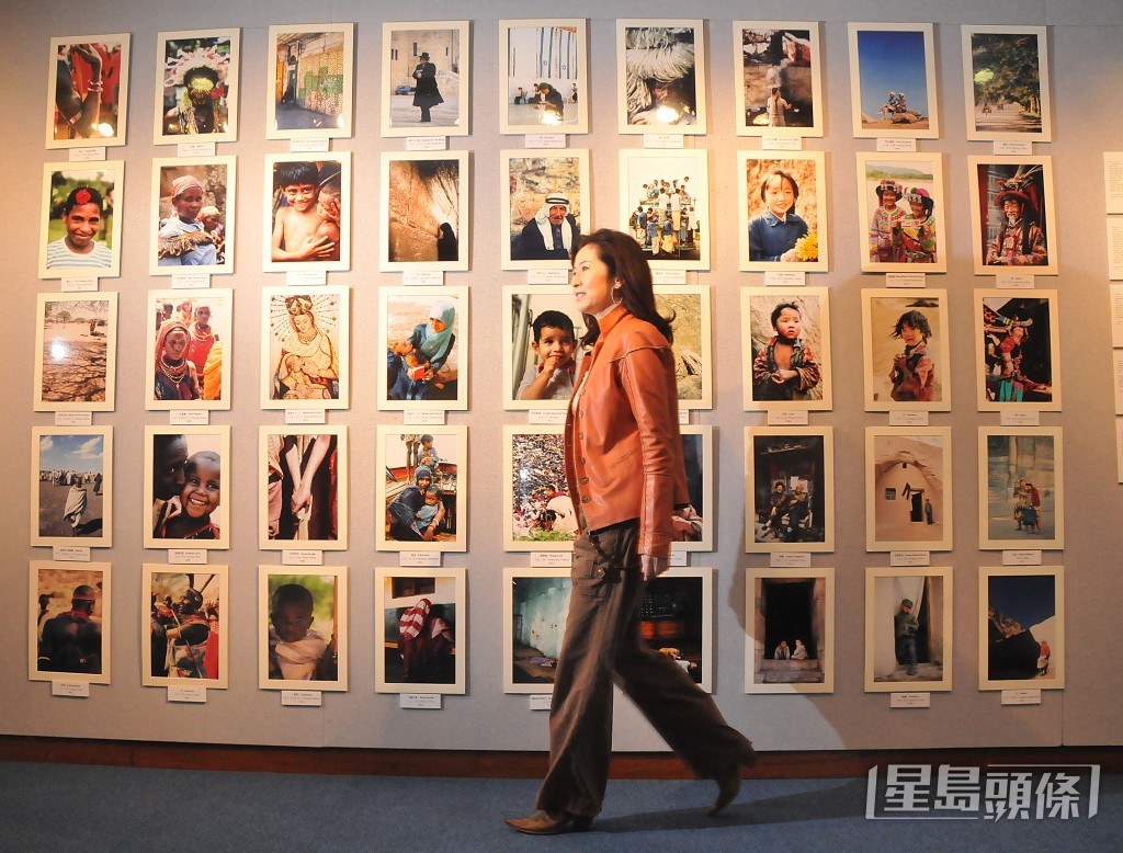 於2009年曾經開攝影展。 於2009年曾經開攝影展。