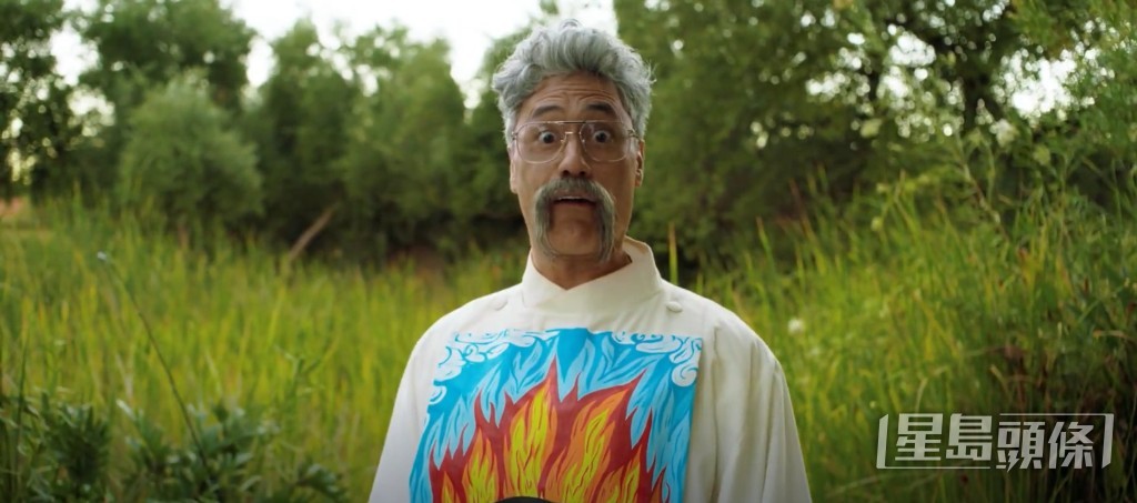 導演Taika Waititi有份旁白。 導演Taika Waititi有份旁白。