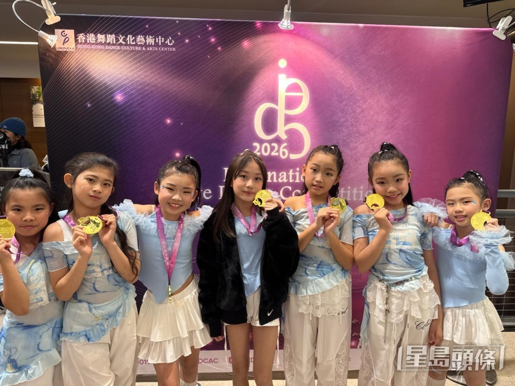 Hana girls更夺团体赛金牌。 Hana girls更夺团体赛金牌。