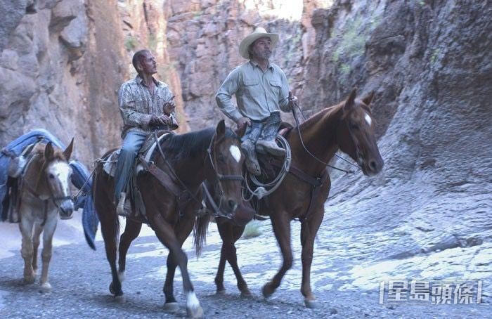 Victoria曾演出湯美李（右）自導自演的《The Three Burials of Melquiades Estrada》。