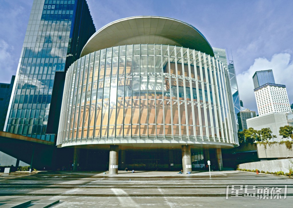 据了解，有关新规定是立法会大会举行期间，若议员因事需要离开大楼一小时以上，例如工作午膳、落区等，须透过WhatsApp群组申报，以便统计出席人数。资料图片