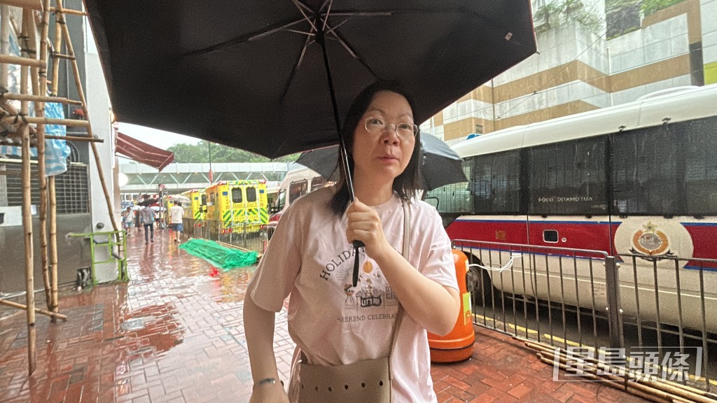 林女士指因為要兜路所以買唔到餸。林思明攝 林女士指因為要兜路所以買唔到餸。林思明攝