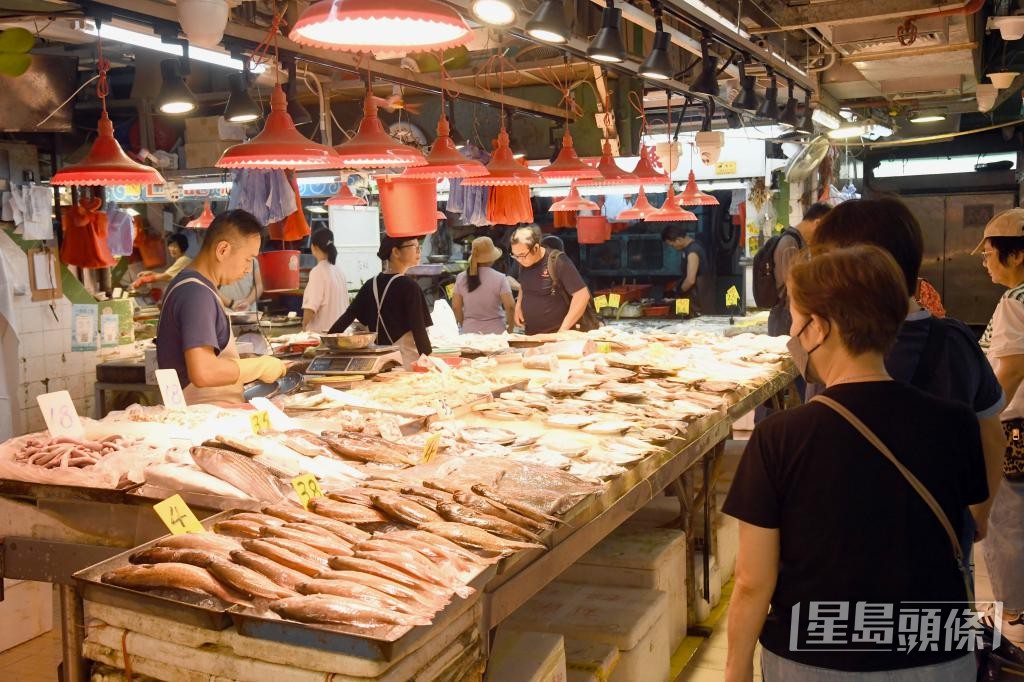 港人喜歡購買生鮮食物及煲湯，常產生大量廚餘。