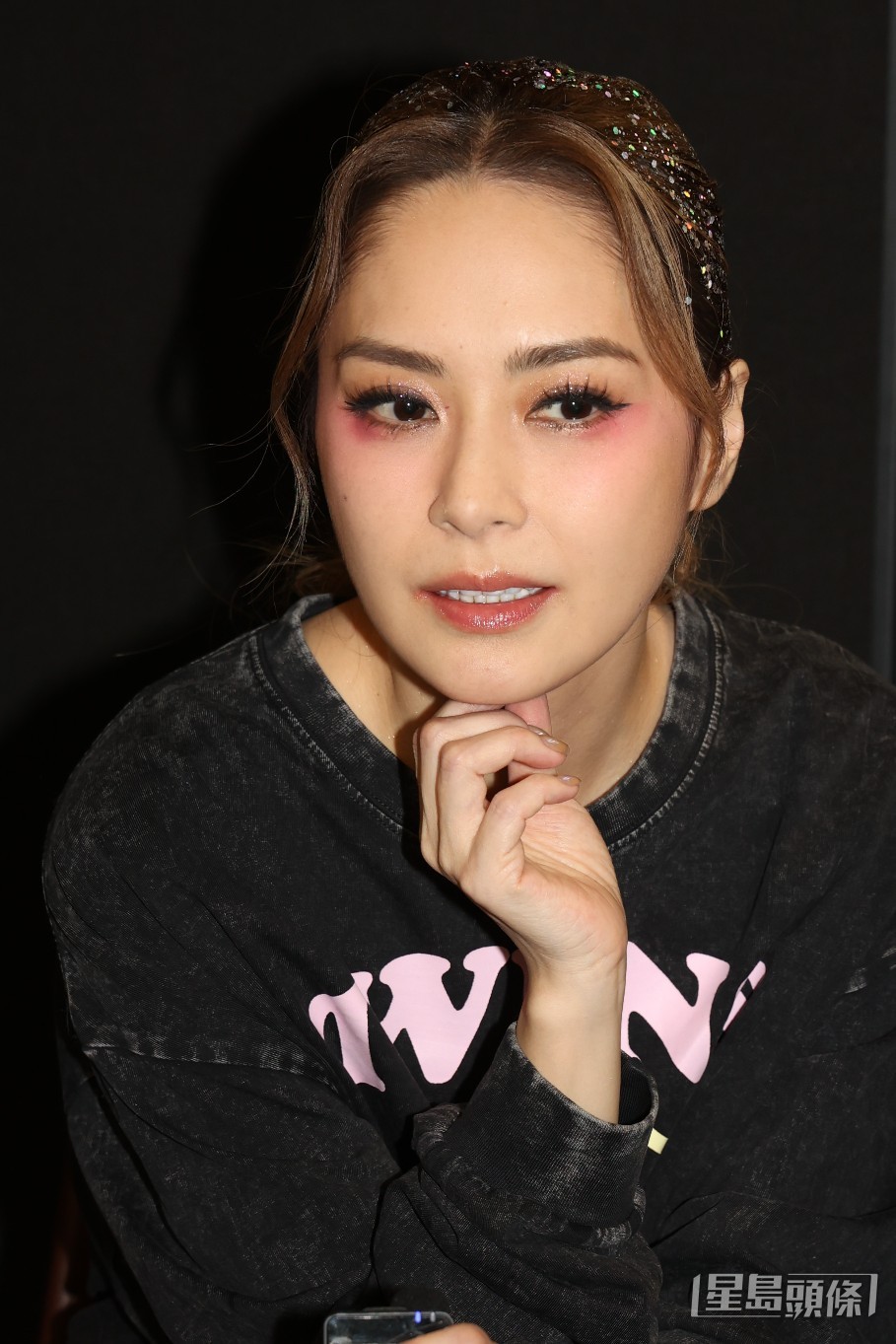 鍾欣潼表示，現在連咬東西的力也沒有，只因演唱會開了一半便病倒。