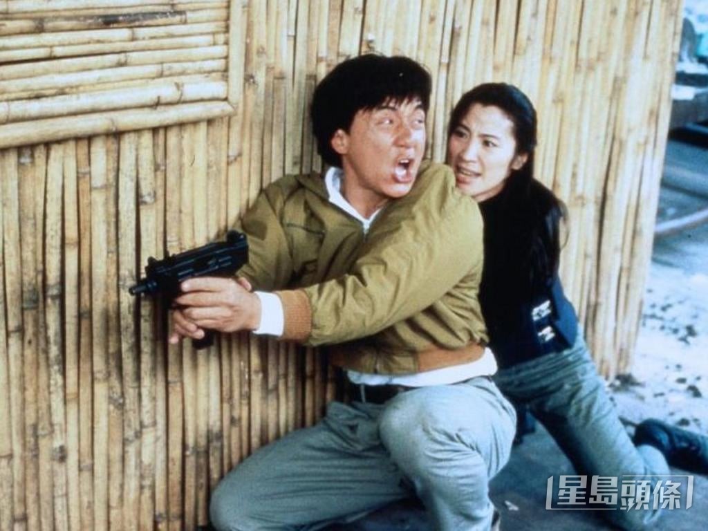 楊紫瓊1992年拍成龍的《警察故事III》復出再做打女。 楊紫瓊1992年拍成龍的《警察故事III》復出再做打女。