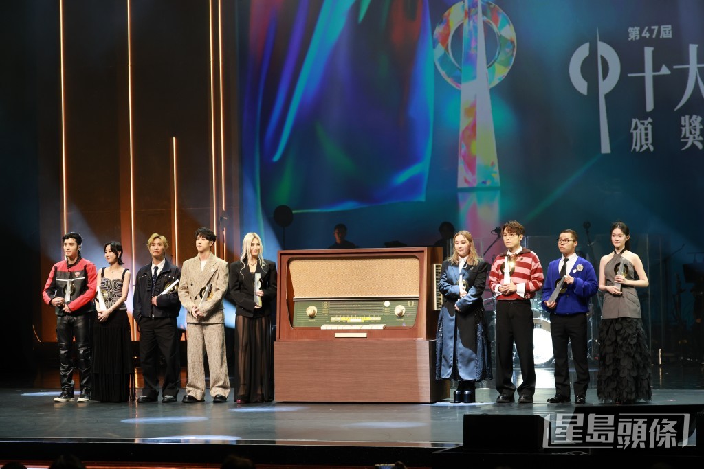 「優秀流行歌手大獎」歌手Gareth. T、李幸倪、周殷廷、林家謙、泳兒、張天賦、陳柏宇、雲浩影、馮允謙、衛蘭。