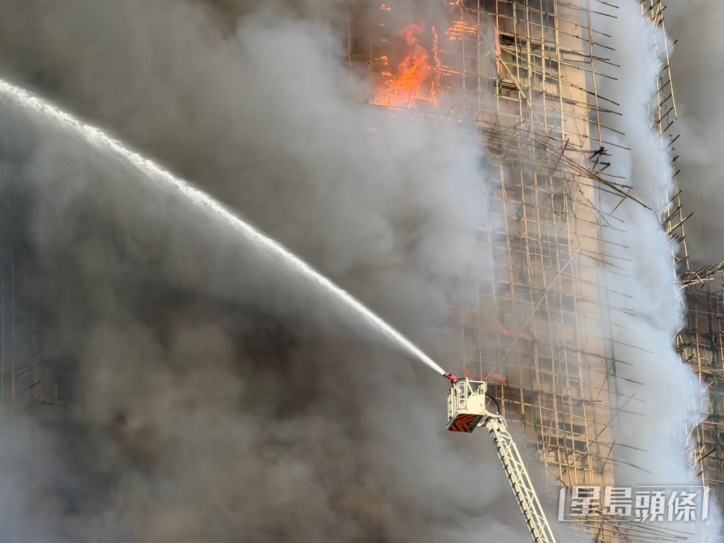 大埔宏福苑發生五級大火。