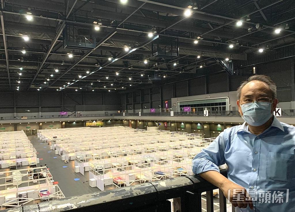 2020年,源栢樑採用「組裝合成建築法」,建成高規格隔離病房,並將亞博館改裝為社區治療中心。 受訪者提供 2020年,源栢樑採用「組裝合成建築法」,建成高規格隔離病房,並將亞博館改裝為社區治療中心。 受訪者提供