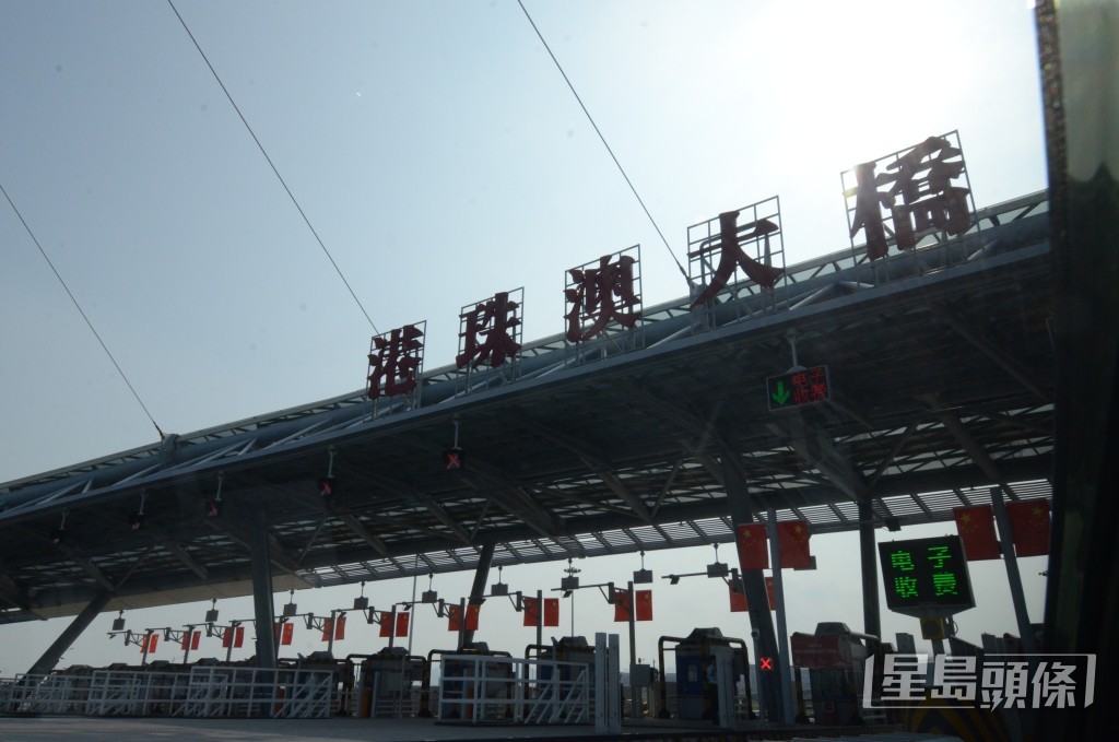 港珠澳大橋人工島興建大型自動停車場項目屬「粵車南下」首階段。資料圖片