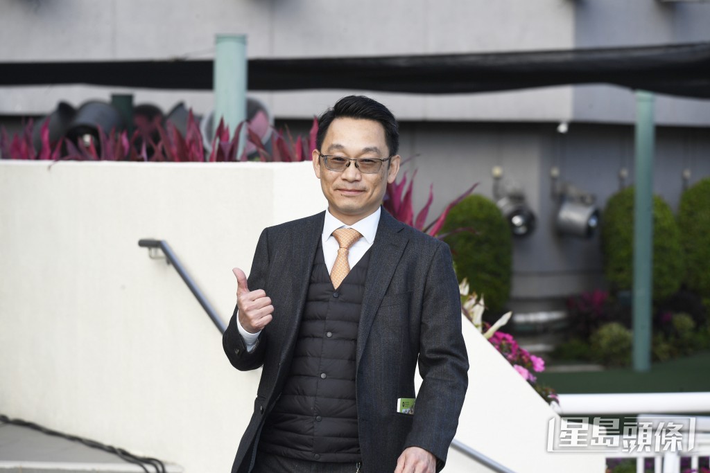 「君達得」今朝出試後丁冠豪匆匆到機坪接馬，重視程度盡顯一二。