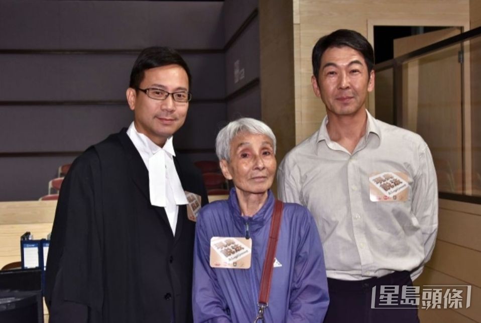 4年前梁愛跟梁健平及陳國邦拍港台劇《現身說法》。 4年前梁愛跟梁健平及陳國邦拍港台劇《現身說法》。