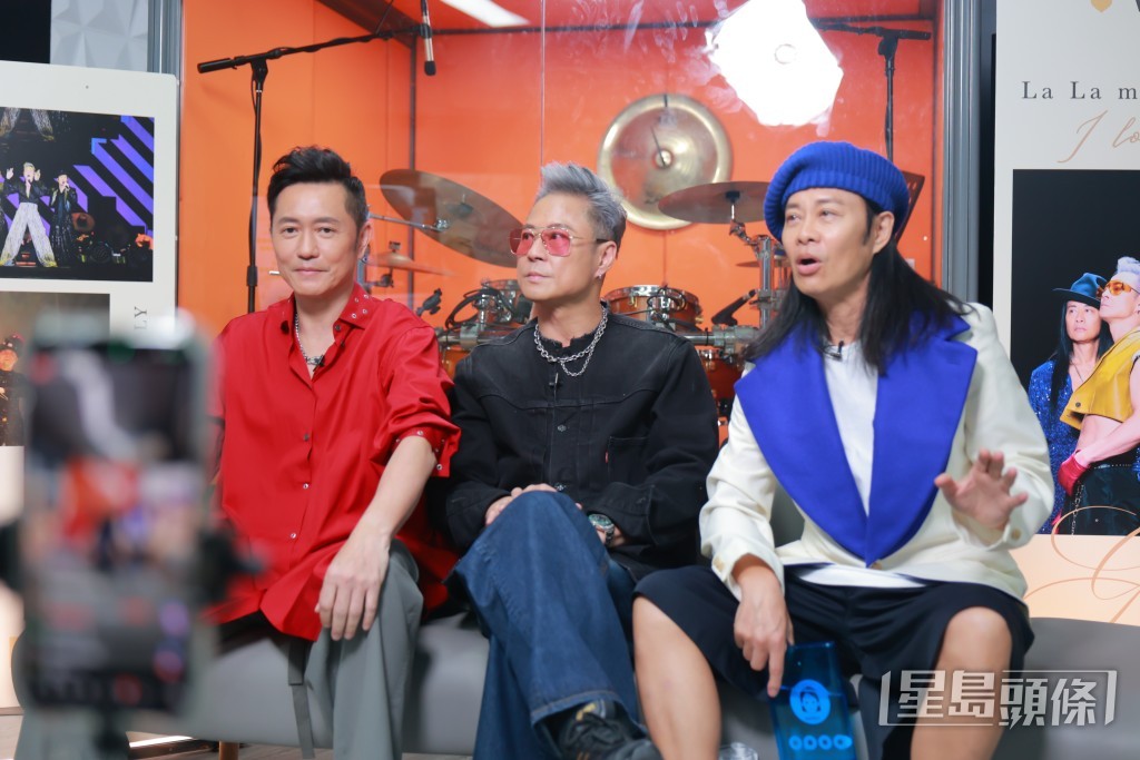 开骚在即,草蜢趁闭关前在蔡一杰的人气频道《杰少煮意》YouTube 及其Facebook开直播。 开骚在即,草蜢趁闭关前在蔡一杰的人气频道《杰少煮意》YouTube 及其Facebook开直播。