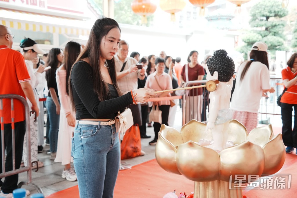 嗇色園今年首度與國際佛光會香港協會,於今明兩日在嗇色園黃大仙祠合辦「慶祝佛誕浴佛」活動。 嗇色園今年首度與國際佛光會香港協會,於今明兩日在嗇色園黃大仙祠合辦「慶祝佛誕浴佛」活動。