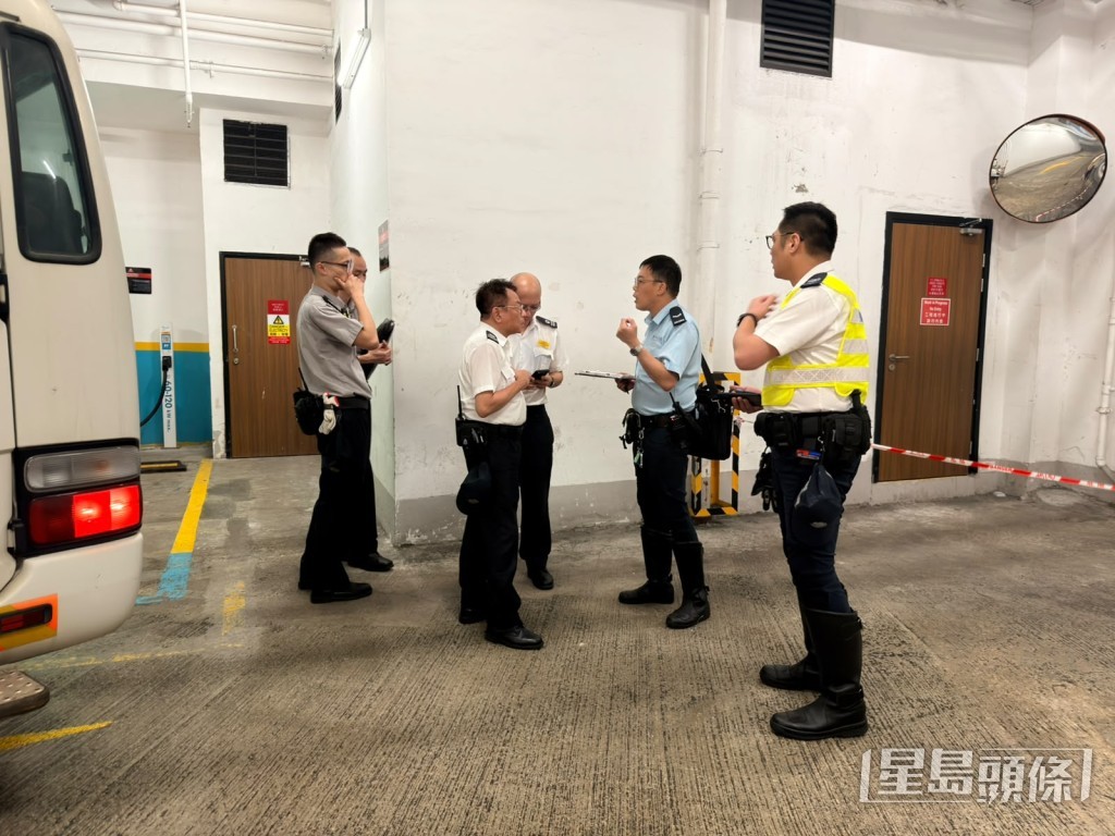 警員到場調查。梁國峰攝 警員到場調查。梁國峰攝