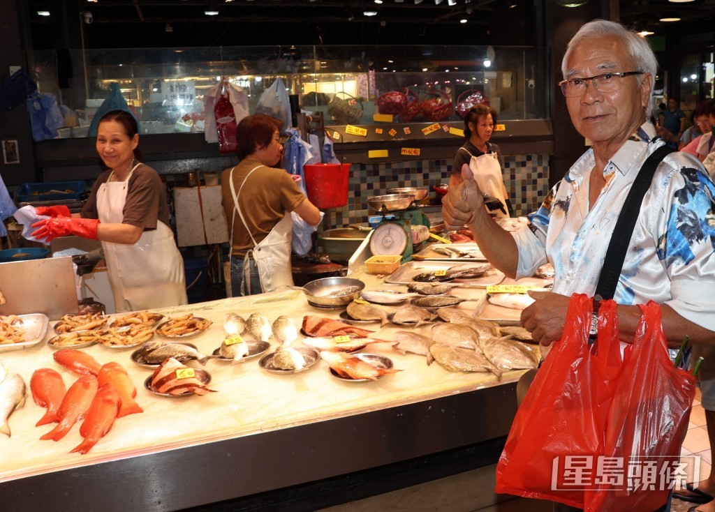 魚檔姐姐話要請基哥食魚。