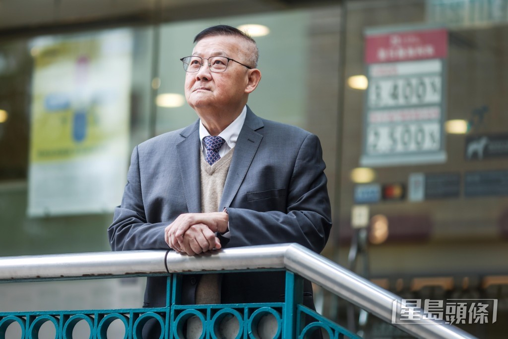 若有百萬元作投資，曾淵滄認為，進取的科技股及保守收息股可各佔一半。（何家豪 攝）