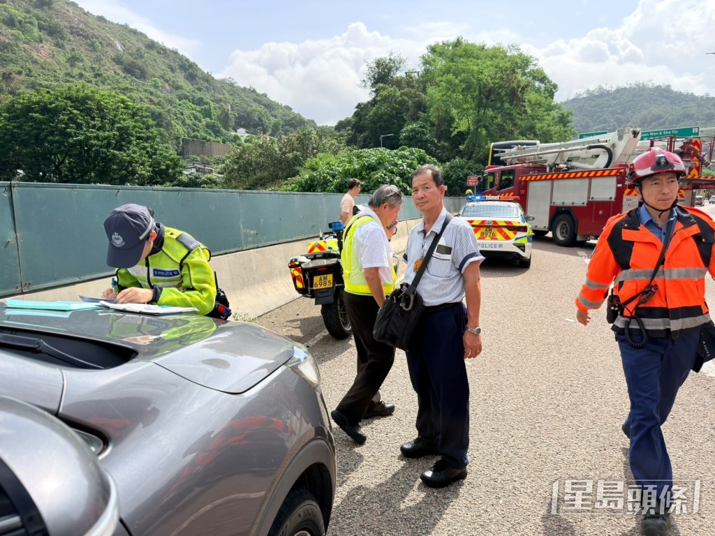 城巴車長在場協查。 城巴車長在場協查。