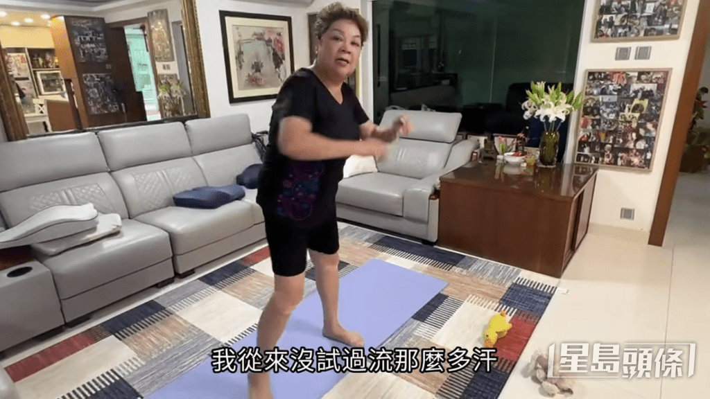 肥媽跳到大汗淋漓。 肥媽跳到大汗淋漓。