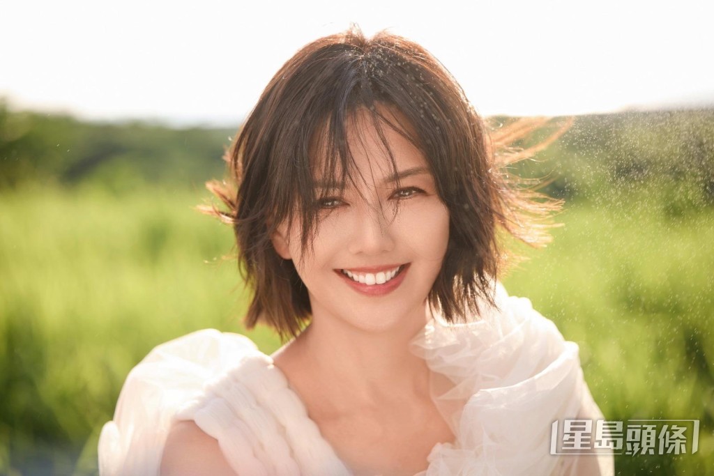 久違了孫燕姿的甜美笑容。 久違了孫燕姿的甜美笑容。