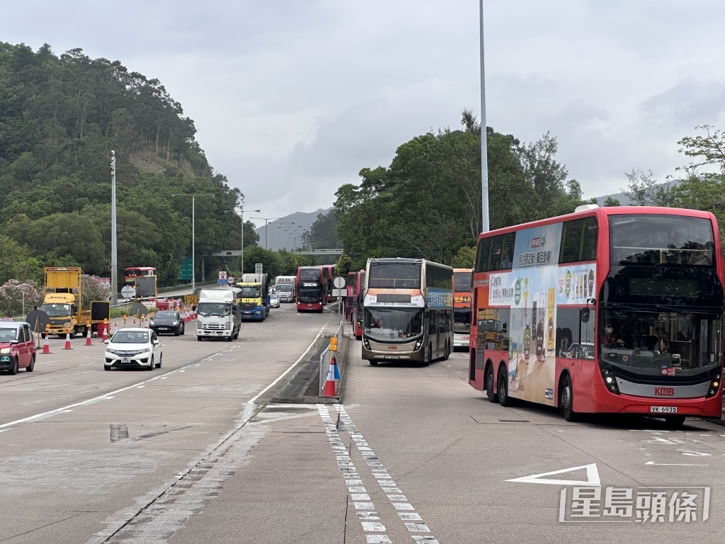 陳美寶指指交通情況符合預期,由今凌晨零時至早上6時隧道車流,比以往多約1成。梁國峰攝 陳美寶指指交通情況符合預期,由今凌晨零時至早上6時隧道車流,比以往多約1成。梁國峰攝