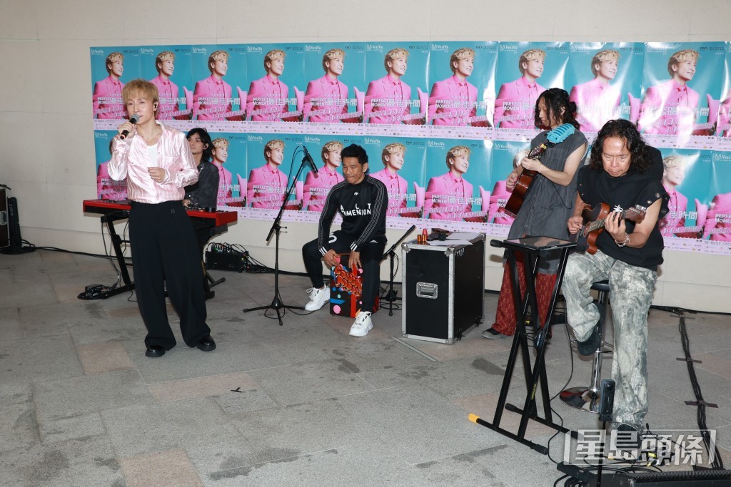 方力申入行25年首次做busking。