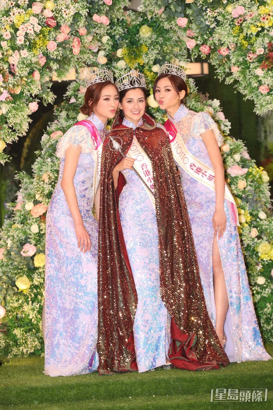 2020年香港小姐冠軍謝嘉怡（中）、亞軍陳楨怡（左）及季軍郭柏妍。