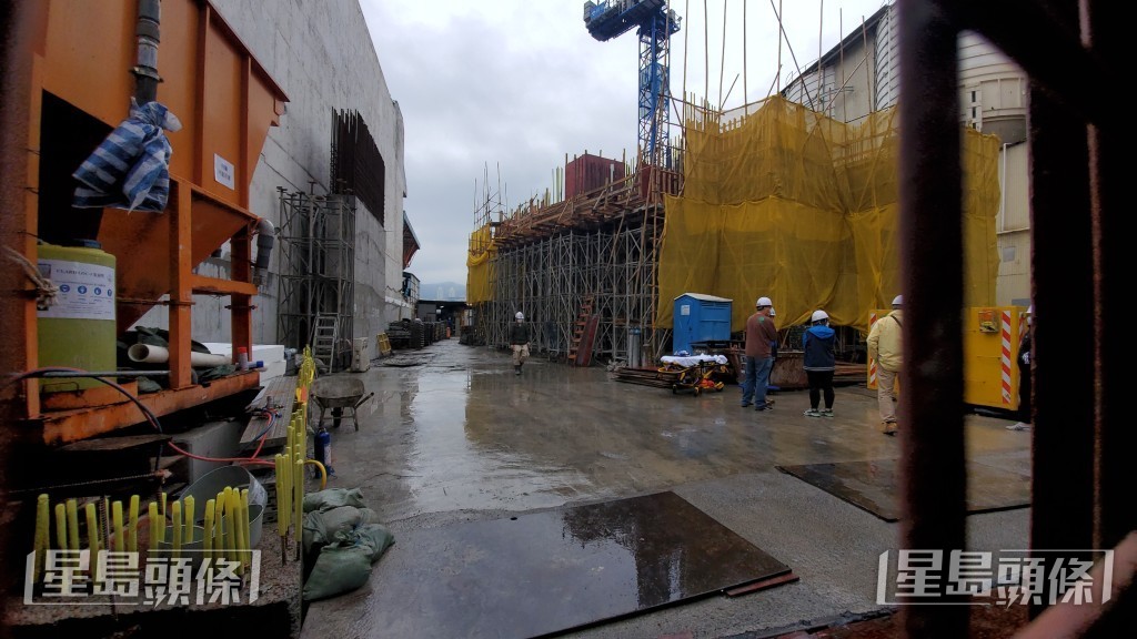 「精進建築工程有限公司」去年涉及油塘地盤工字鐵塌下擊斃工人意外。資料圖片 「精進建築工程有限公司」去年涉及油塘地盤工字鐵塌下擊斃工人意外。資料圖片