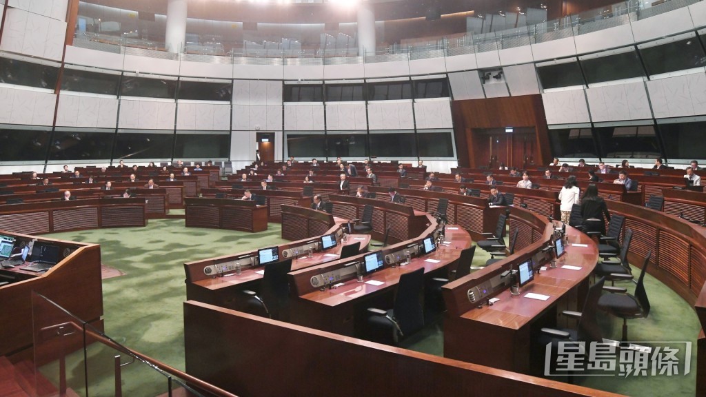 立法會昨日恢復二讀審議《同性伴侶關係登記條例草案》。何君健攝 立法會昨日恢復二讀審議《同性伴侶關係登記條例草案》。何君健攝