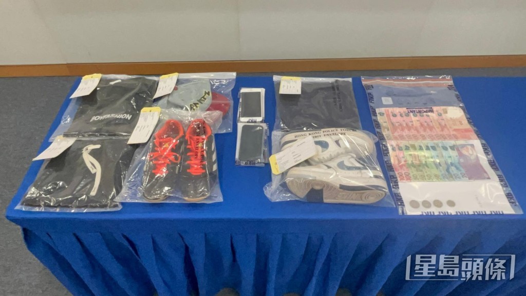 警方展示檢獲的證物。楊偉亨攝 警方展示檢獲的證物。楊偉亨攝