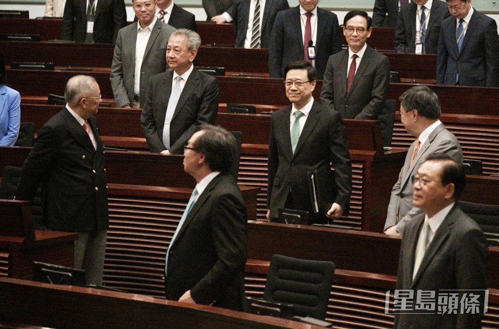 李家超出席施政報告答問會。（陳浩元攝）