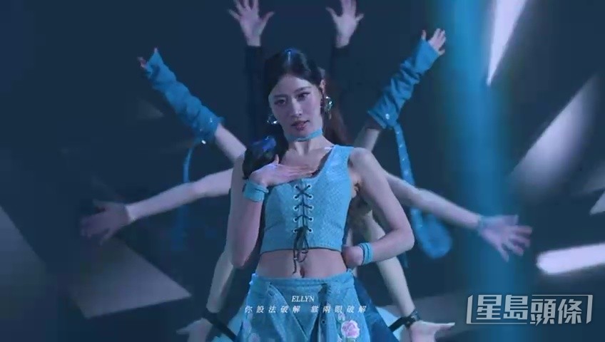 千手觀音畫面。 千手觀音畫面。