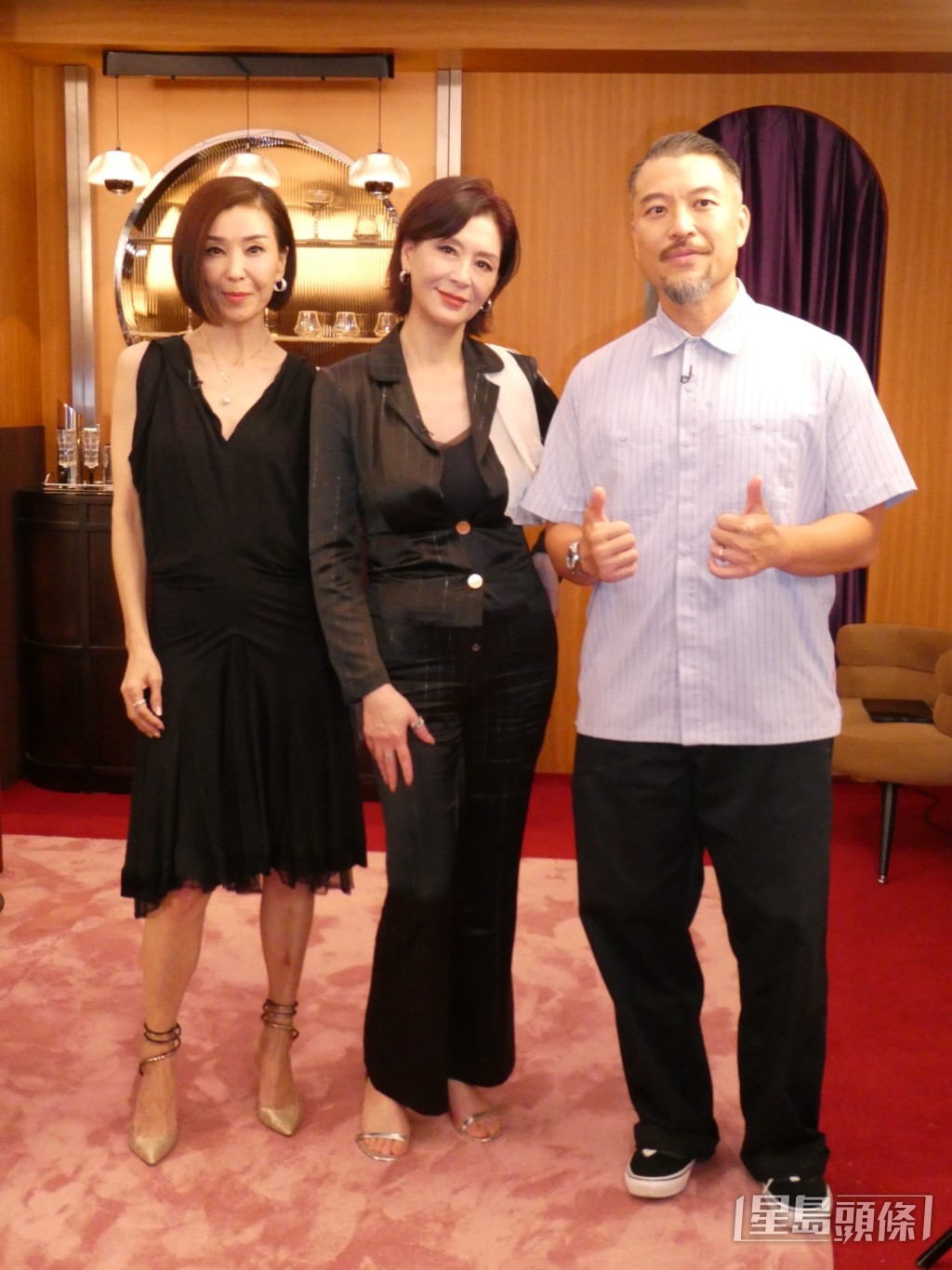 伍詠薇與李凱賢(Brain)主持HOY TV節目《九運會客室》邀得夏文汐擔任嘉賓。 伍詠薇與李凱賢(Brain)主持HOY TV節目《九運會客室》邀得夏文汐擔任嘉賓。