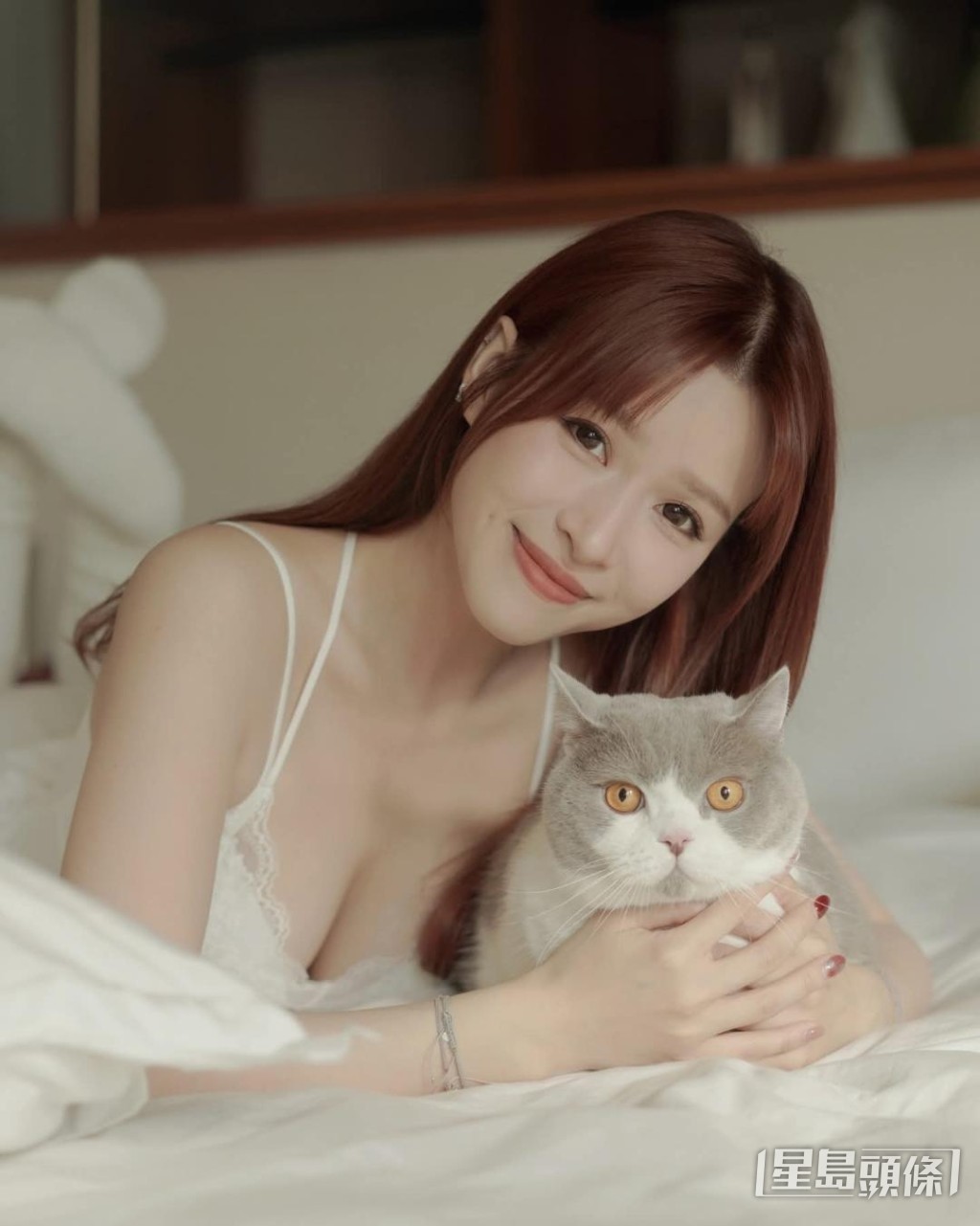 李蔓瑩幫助動物機構推出寫真。