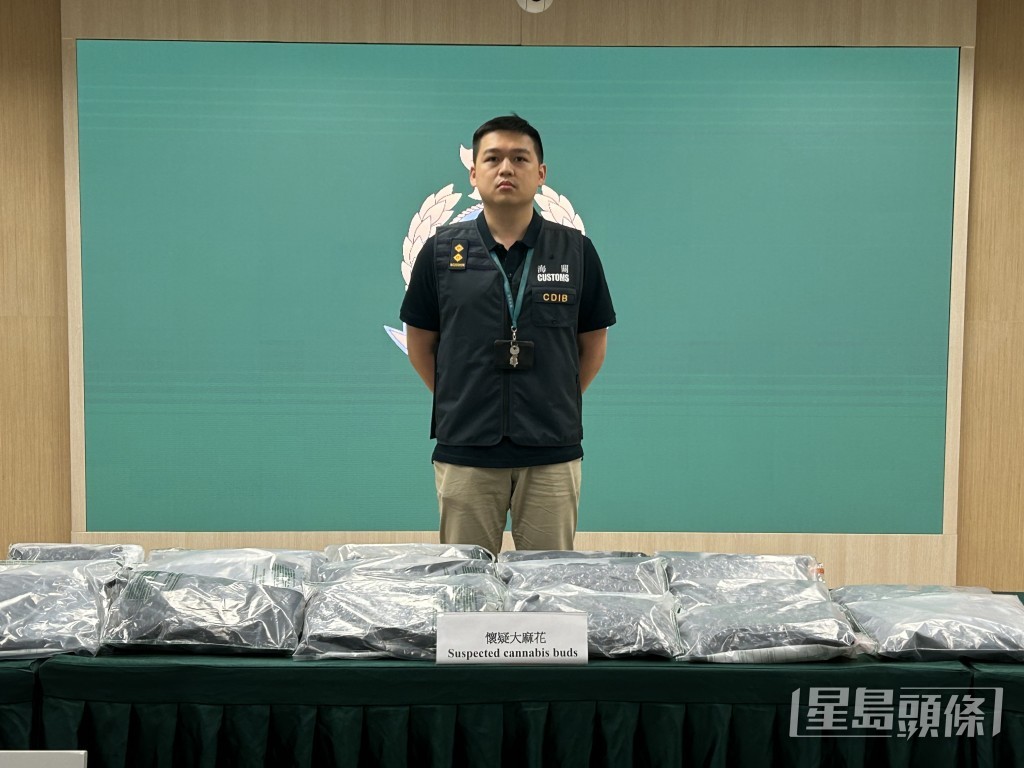 海關毒品調查科機場調查課調查主任梁學彬。