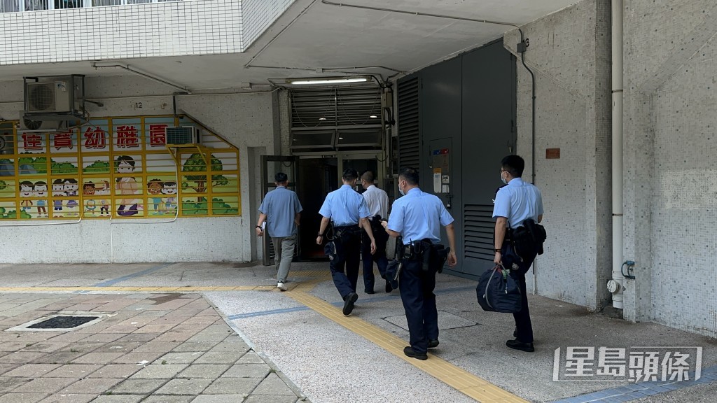警員到場調查。 警員到場調查。
