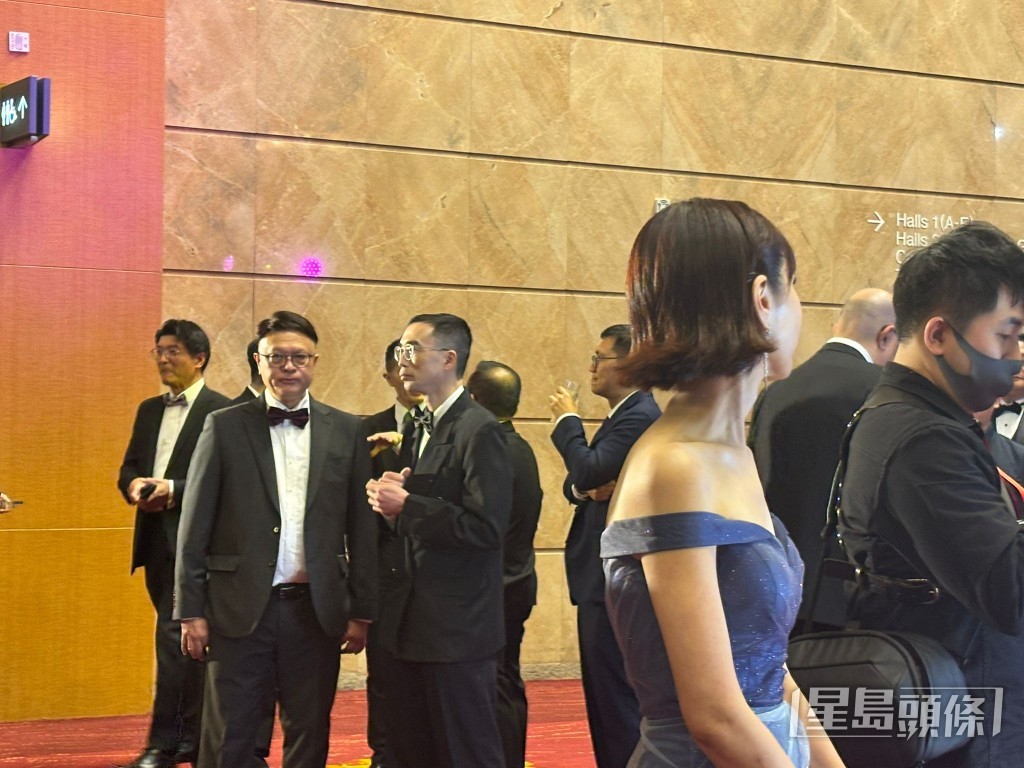中大呼吸系統科講座教授許樹昌(左二)亦有出席。脫芷晴攝 中大呼吸系統科講座教授許樹昌(左二)亦有出席。脫芷晴攝