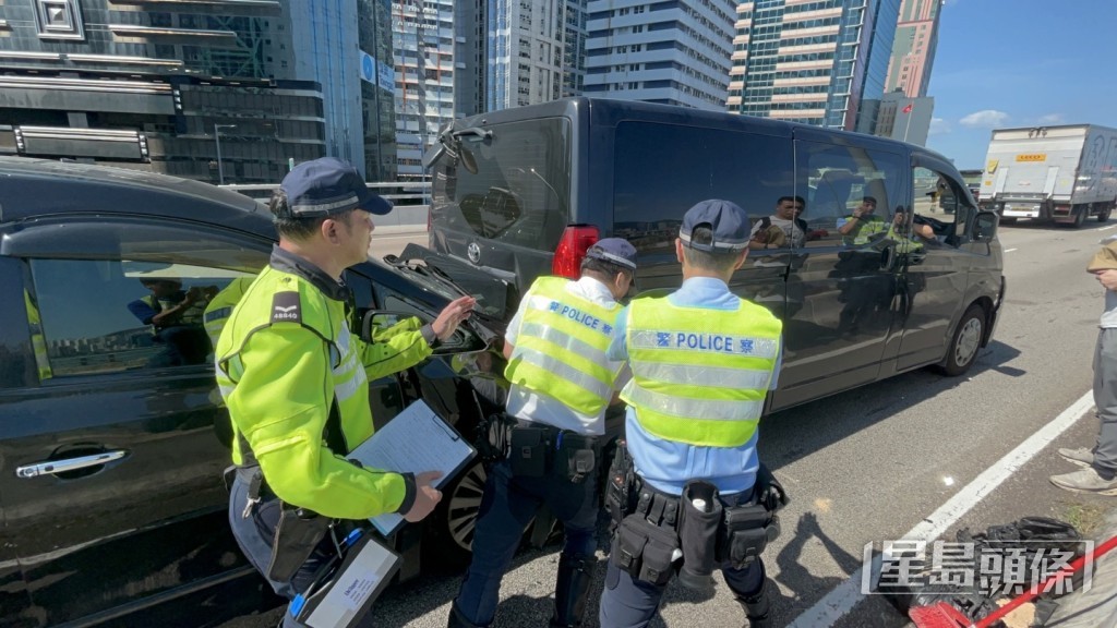 警員到場調查。楊偉亨攝 警員到場調查。楊偉亨攝