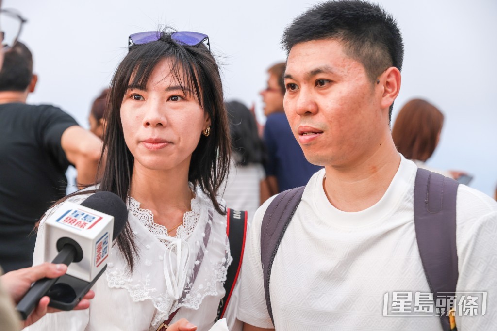 廣州旅客蘇小姐與丈夫選搭巴士上山,讚快捷。 廣州旅客蘇小姐與丈夫選搭巴士上山,讚快捷。