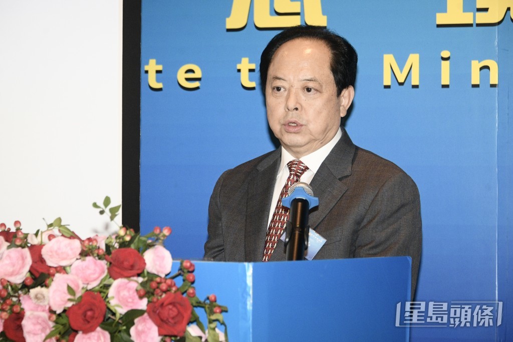 香港哲學研究院院長舒心。