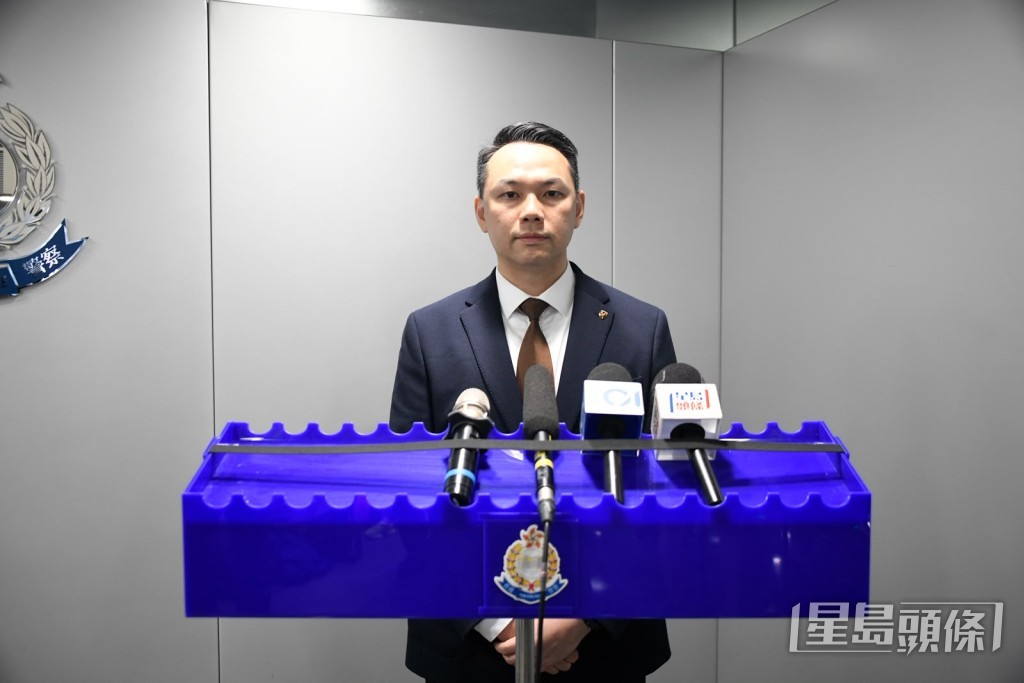警方商業罪案調查科訛騙案調查組督察關逸禧講述案情。楊偉亨攝 警方商業罪案調查科訛騙案調查組督察關逸禧講述案情。楊偉亨攝