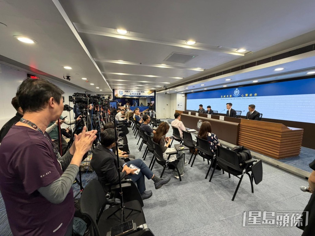 警方及醫管局代表今日在警察總部見記者交代案情。曾志恆攝 警方及醫管局代表今日在警察總部見記者交代案情。曾志恆攝