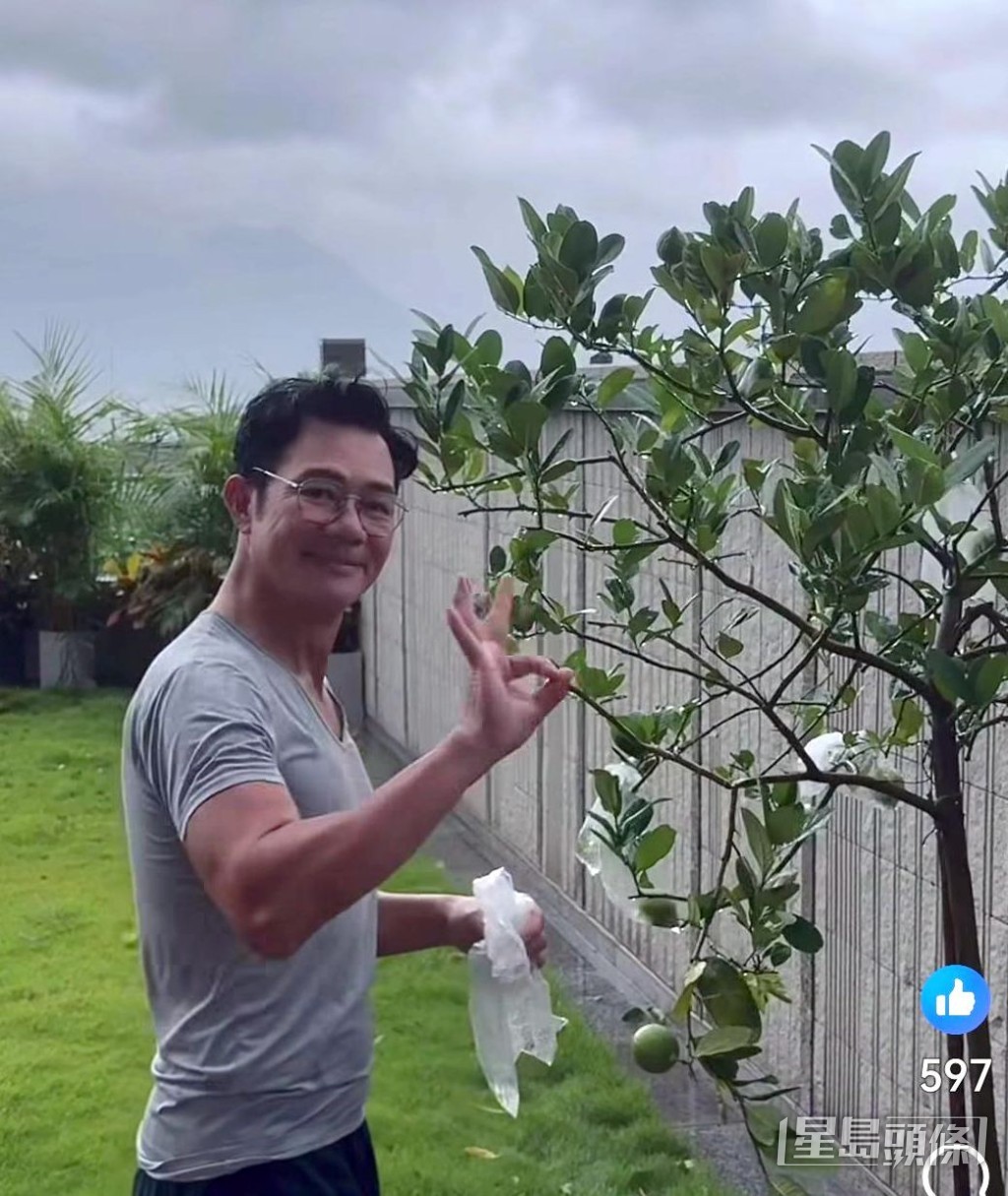 輝哥開心報喜。
