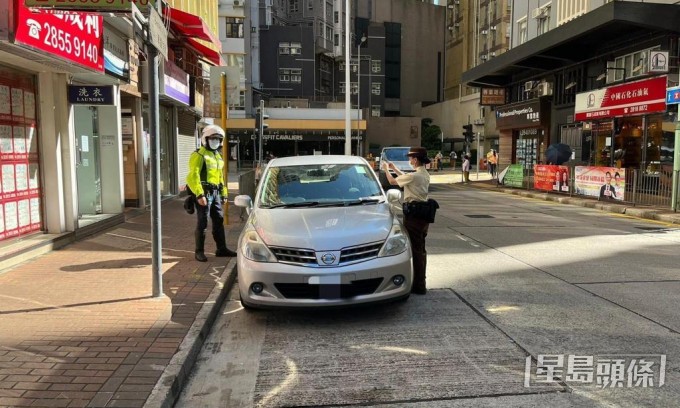 蕭澤頤指警方於新年期間難以一刀切不「抄牌」。資料圖片 蕭澤頤指警方於新年期間難以一刀切不「抄牌」。資料圖片