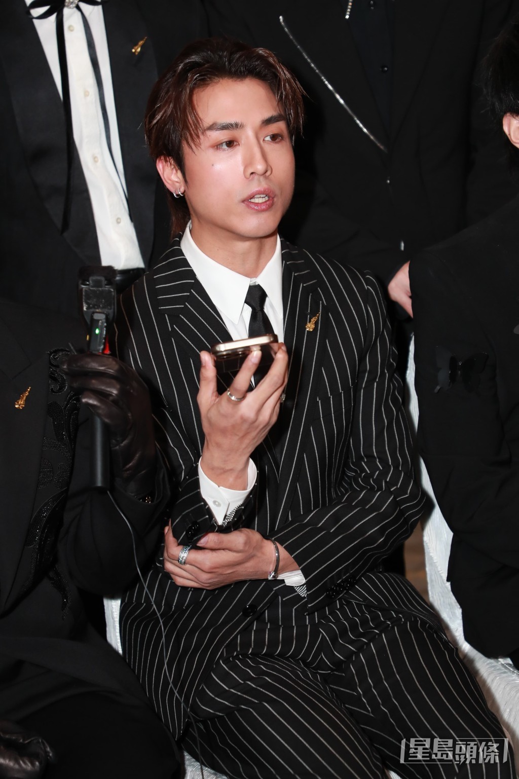 副队长Anson Kong说，2024年MIRROR集中在巡回演唱会上，音乐作品没有往年那么多，已满意这个成绩（“我最喜爱的组合”）。