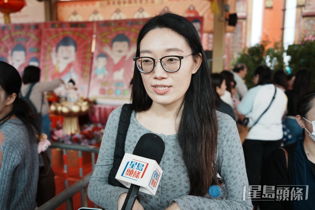 深圳旅客何小姐。 深圳旅客何小姐。